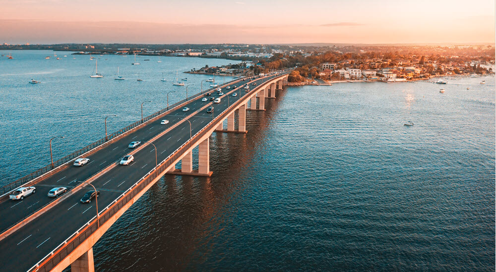 Traffic on Captain Cook bridge over Georges River